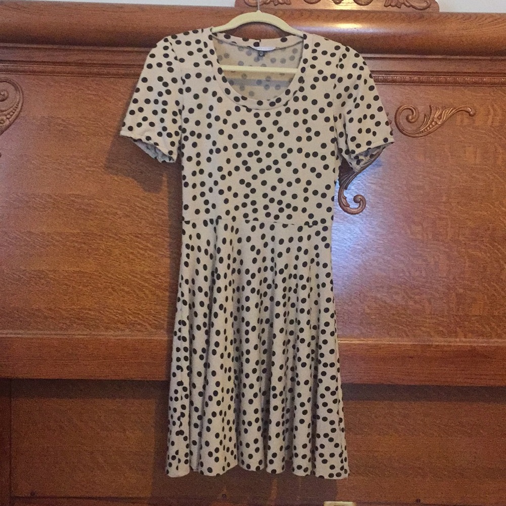 Super cute full skirt dress